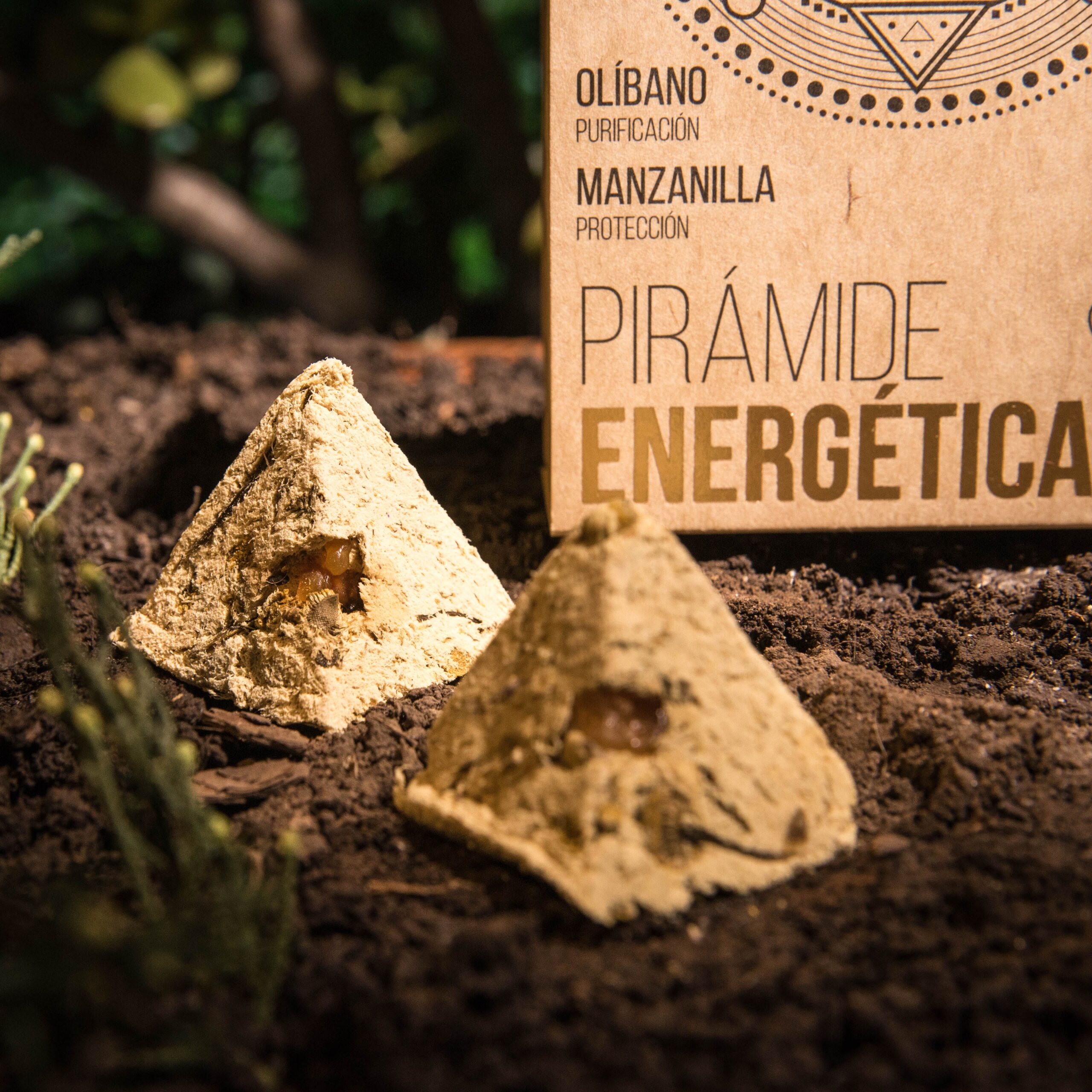 https://comprasinplastico.com/wp-content/uploads/2023/05/Piramide-Energetica-Manzanilla-y-Olibano-2-scaled.jpeg